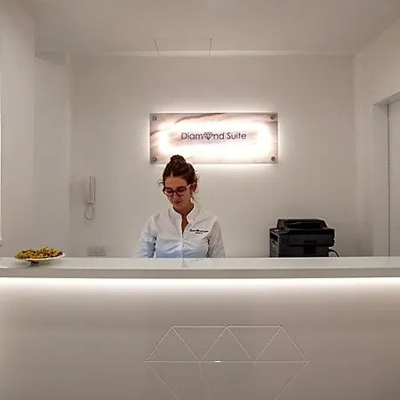 Diamond Отель *